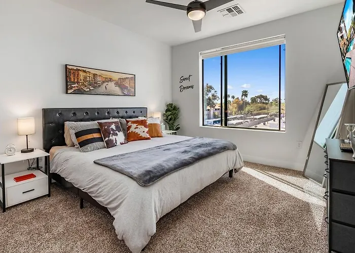 Apartment Escape To Trendy & In Vogue 2 Bedroom Town